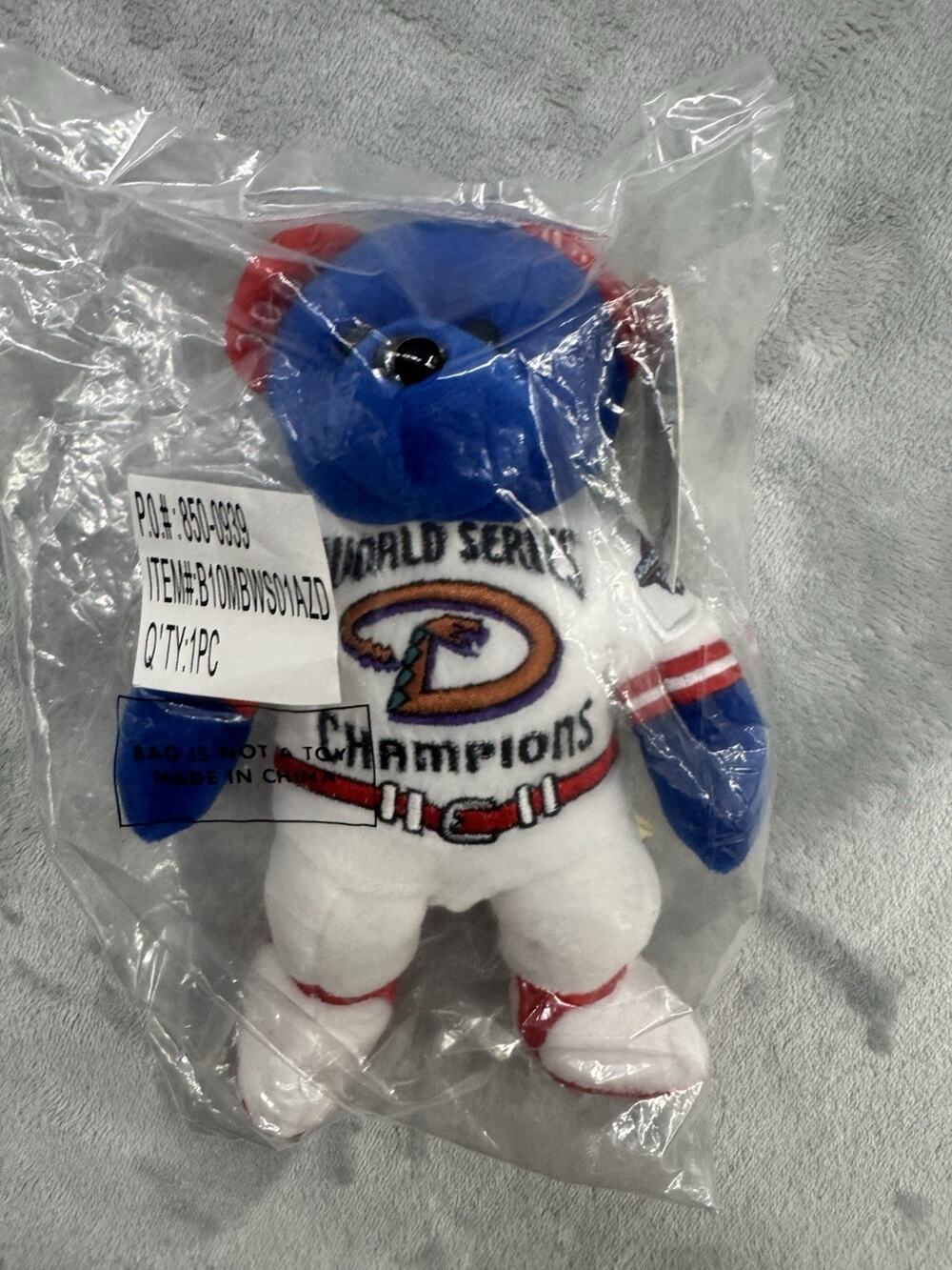 Genuine Arizona Diamondbacks 2001 World Series Champions Team ML Bear SEALED